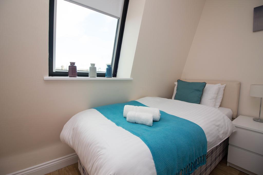 Castle Point Apartments Southampton Premier Lodge 외부 사진